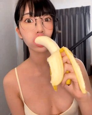 Asian Babe Banana drool