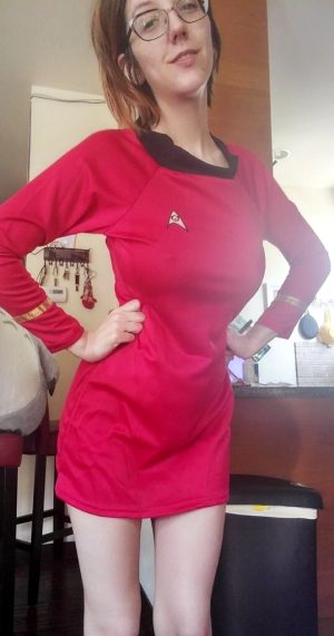 Princess Berpl aka Princessberpl is a red shirt cos playing Star Trek w/ her curvy sexy teen figure – SGB tteen